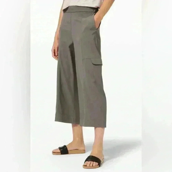 Lululemon Metropolis Maven High Rise Crop in Grey Sage Size 12 - Picture 12 of 12